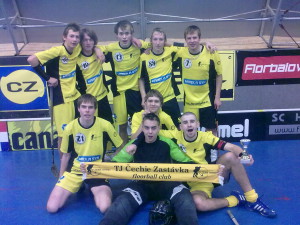 Equipe de floorball en maillots SPORTAMO