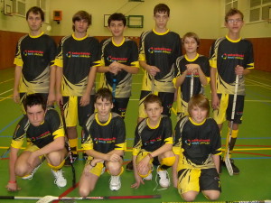 Equipe de floorball en maillots SPORTAMO