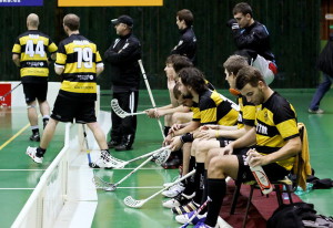 Equipe de floorball en maillots SPORTAMO